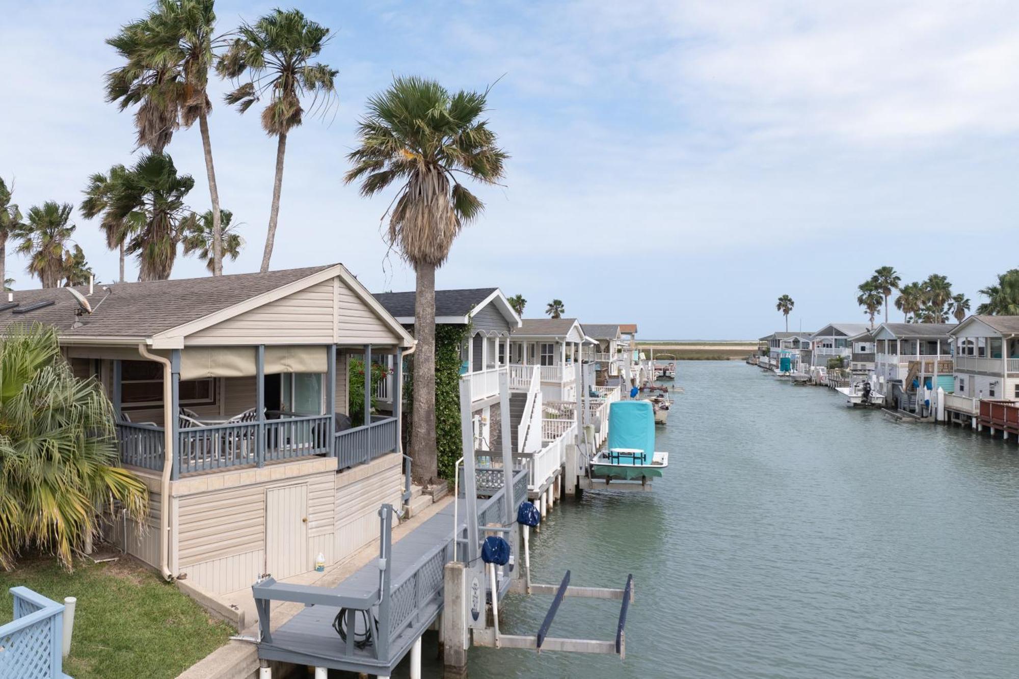 Holiday home Clam Circle Retreat On The Laguna- Liv Port Isabel